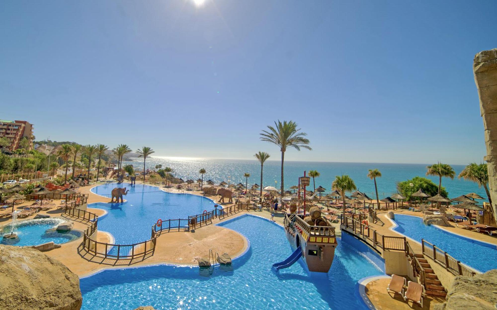 Holiday World Resort Benalmádena Kültér fotó